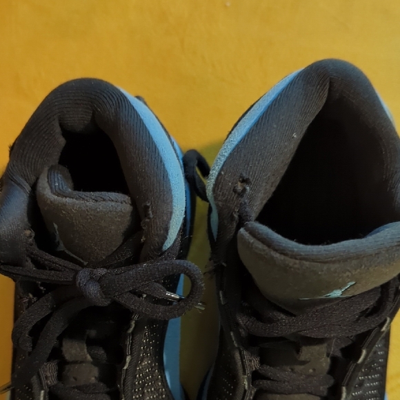 13 Retro Air Jordan Kids Sneakers in Black and Blue 13c - Picture 6 of 7